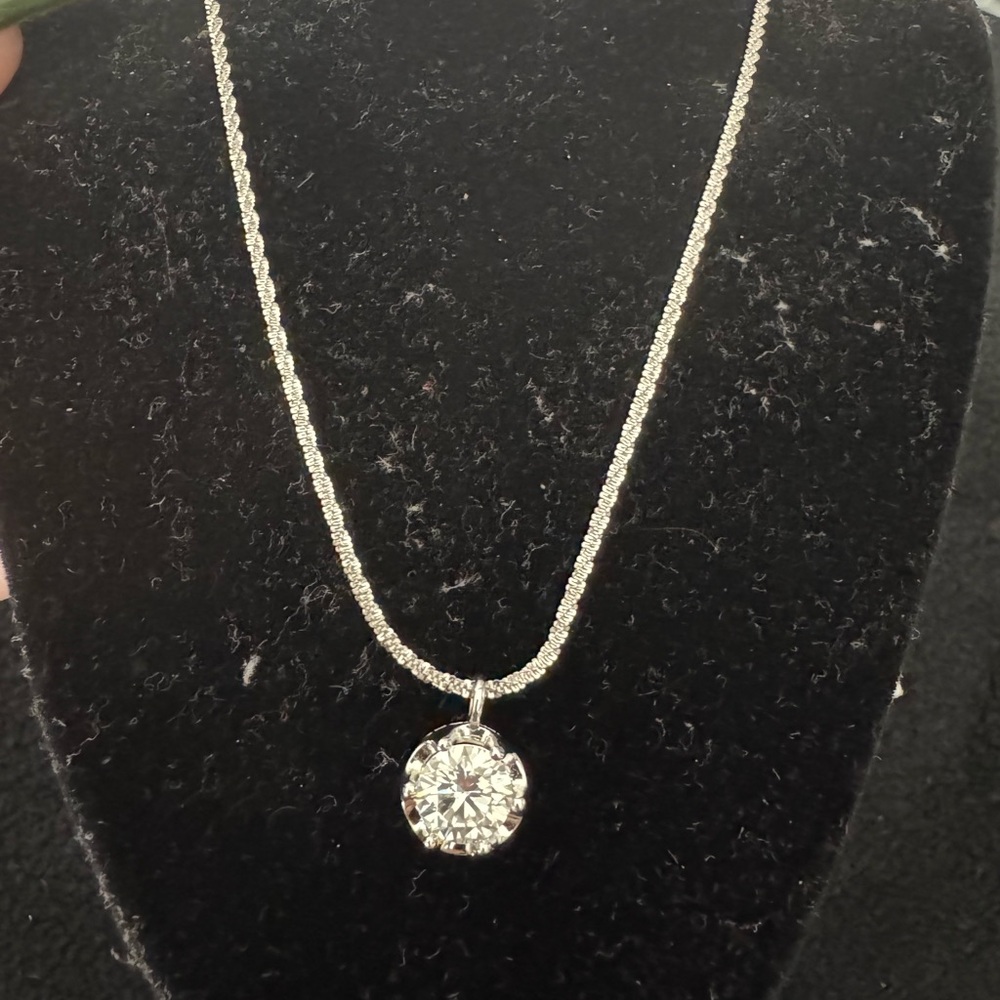 Elegant Silver Necklace with Crystal Pendant